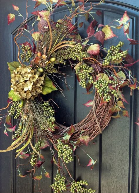 Dekoratívne Vence, Christmas Door Decoration, Rustic Christmas Wreath, Hydrangea Wreath, Autumn Wreath, Seasonal Wreaths, Christmas Door Decorations, Deco Floral, Autumn Wreaths