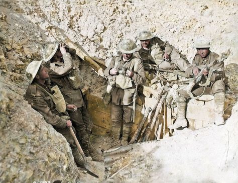 Ww1 Battles, Ww1 Pictures, Ww1 Photos, Canadian Soldiers, Military Photography, Armistice Day, Canadian Army, Historical Pictures, Color Of Life