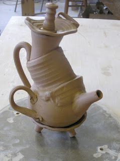 Ideas Ceramica, Coil Pots, Pottery Form, Advanced Ceramics, Play A Game, Pottery Teapots, Clay Teapots, Slab Pottery, Wheel Thrown Pottery