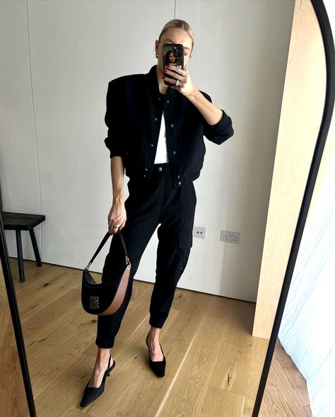 Lydia Tomlinson, Black Jeans Outfit, Zara Outfit, Work Chic, Fall Fit, Holiday Style, April 25, Street Chic, Summer Holiday