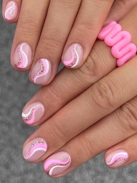 Pink Short Nail Designs Gel, Nail Ideas For Short Round Nails, Simple Everyday Nail Designs, Very Short Nails Design Ideas, Shellac Nails Designs Summer Ideas, Short Round Gel Nails Ideas, Simple Biab Nail Designs, Short Nail Designs Round Shape, Simple Nail Art On Short Nails