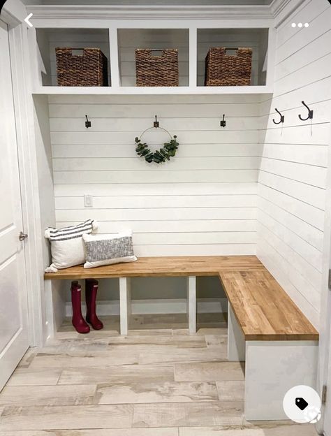 Coastal Farmhouse Mudroom, White Mudroom Ideas, Wooden Shiplap Wall, Shiplap In Mudroom, Small Mudroom Bench Ideas, Mudroom Shiplap Wall, Modern Farmhouse Mudroom Entryway, Mudroom Ideas Farmhouse, Shiplap Wall Mudroom