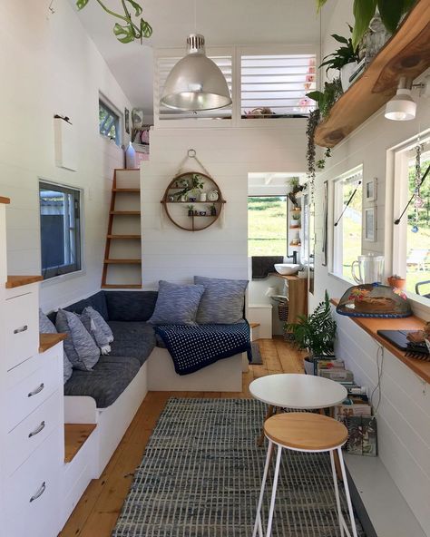 Tiny House Roof Deck, Tiny House With Deck, Tiny Houses Ideas, Tiny Deck, Mini Living Room, Deck Roof, Tiny House Interior Design, Tiny House Loft, Instagram Light