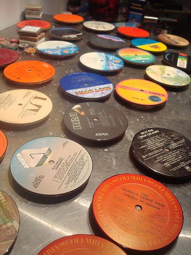 45 Records Crafts Diy, Record Coasters Diy, Decorating With Old Records, Art With Vinyl Records, Repurpose Vinyl Records, 45 Record Crafts, Vinyl Record Crafts Diy, Diy Vinyl Record Projects, Now Playing Record Display