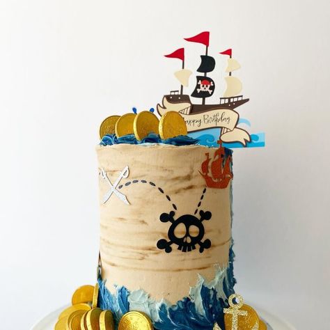 Pirate Cake Buttercream, Diy Pirate Cake, Pirate Themed Cakes, Pirate Birthday Cake For Boys, Mermaid Pirate Cake, Pirate Cakes For Kids Boys, Pirate Cake Ideas, Easy Pirate Cake, Pirates Of The Caribbean Cake