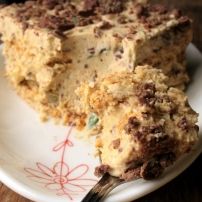 Peppermint Crisp Tart South African Peppermint Crisp Tart, Peppermint Pudding Dessert, Peppermint Crisp Tart South Africa Easy, Peppermint Tert, Peppermint Tart Recipe, Peppermint Crisp Tart South Africa, South African Dessert Recipes, African Deserts, Peppermint Tart