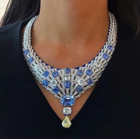 High Jewelry Necklace, Necklace Pictures, Indigo Jewelry, Biedermeier Furniture, Sapphire Diamond Necklace, Necklace Top, Beautiful Tiaras, Diamond Necklace Designs, Yellow Diamonds