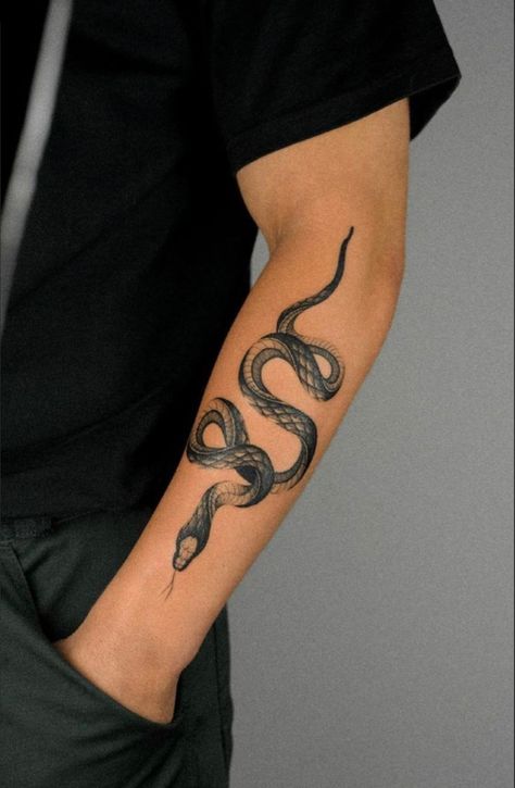 A Snake Tattoo, King Cobra Tattoo, Tricep Tattoos, Around Arm Tattoo, Cobra Tattoo, Tattoo Snake, Forarm Tattoos, Snake Tattoo Design, Forearm Tattoo Women