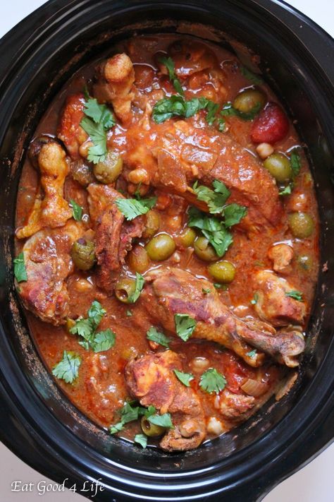 Slow Cooker Moroccan Chicken, Moroccan Chicken Recipe, Chicken Breast Crockpot Recipes, Chicken Sauce, Moroccan Dishes, Moroccan Chicken, Chicken Pot Pie Recipes, Chicken Slow Cooker Recipes, Moroccan Food