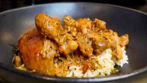 Southern Stewed Chicken and Rice Recipe | DIY Joy Projects and Crafts Ideas Stewed Chicken And Rice, Southern Chicken Stew Recipe, Southern Stew, Cozy Fall Night, Stewed Chicken, Recipes Soul Food, Chicken And Rice Recipe, Stew Chicken, Stew Chicken Recipe