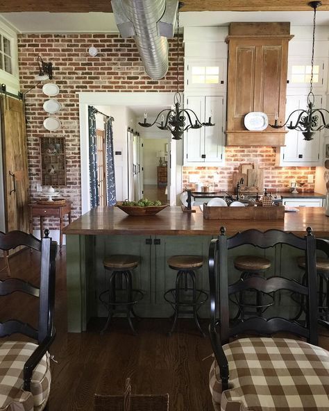 Amazing Kitchens Design, Kitchens Ideas, Brick Backsplash, New Kitchen Cabinets, Brick Walls, Kitchen Remodel Idea, Kitchen Styling, Rustic Kitchen, Country Kitchen