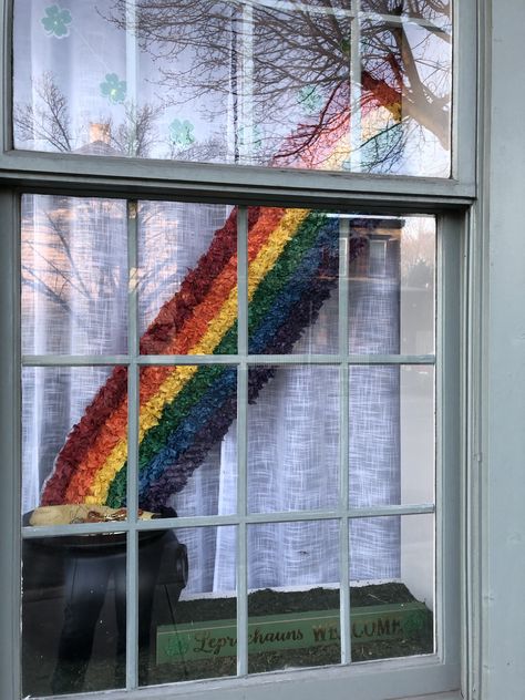 St Patricks Window Art, St Patricks Day Window Painting Ideas, St Patrick's Day Window Display, March Window Display Ideas, Earth Day Window Display, St Patrick Window Display, Pride Window Painting, Window Markers, Store Window Display