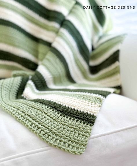 Learn How to Crochet the Best Quick Blanket - So Simple! - Daisy Cottage Designs Daisy Cottage Designs, Quick Easy Crochet, Daisy Cottage, Crochet Project Free, Crochet Throw Pattern, Cottage Designs, Simple Stitch, Crochet Afghan Patterns Free, Easy Crochet Baby Blanket