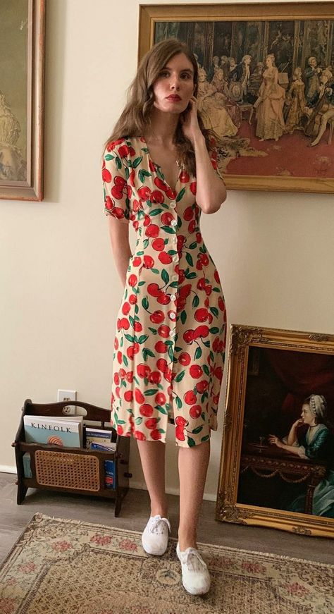 Tomato Girl Aesthetic Outfits, 50s Summer Fashion, Summer Outfit Work, Vintage Womens Fashion, Vintage Outfits 40s, Garden Outfit, Midi Floral Dress, Casual Day Outfits, Quick Outfits