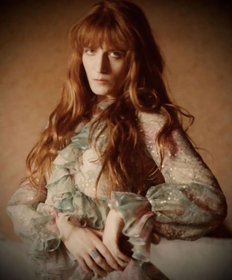 Florence Welch Portrait, Florence Welch Face, Florence Welch Makeup, Young Florence Welch, Florence Welch Hair, Florence And The Machine Tattoo, Florence King, Florence Welsh, Florence Welch Style