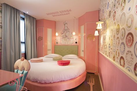 The Most Unusual and Quirky Hotels in Paris - Themed Hotel Rooms for Couples – World In Paris Themed Hotel Rooms, Pink Hotel, Unusual Hotels, Couple Room, Hotel In Paris, Small Hotel, Unique Hotels, Modern Hotel, Paris Theme