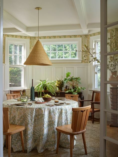 We're celebrating the beauty of the handmade, in an echo of the original 19th-century Arts and Crafts movement. 19 Century Art, Boston House, Dallas House, Historic New England, Manhattan Apartment, Shelter Island, Room Screen, Table Flowers, Arts And Crafts Movement