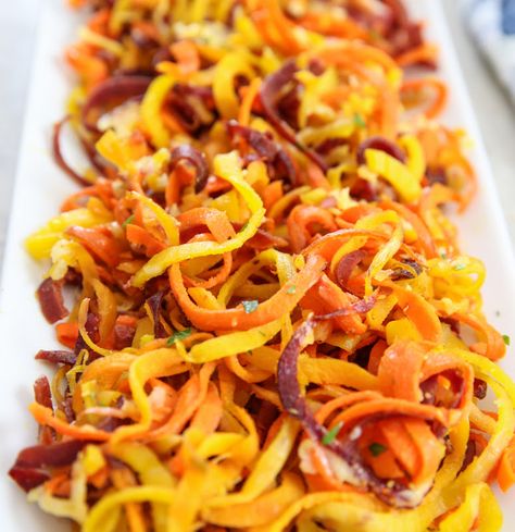 Roasted Garlic Parmesan Carrot Noodles | Kirbie's Cravings | A San Diego food & travel blog Colored Carrots, Pretty Presentation, Carrot Noodles, Zoodle Recipes, Spiralizer Recipes, Veggie Noodles, Delicious Vegetables, Garlic Parmesan, Veggie Sides