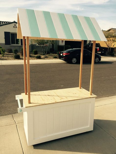 Bakery Checkout Counter, Lemonade Cart Diy, Treat Stand Diy, Diy Kiosk Stand, Lemonade Stand Plans, Lemonaid Stand Ideas, Portable Lemonade Stand, Lemonade Cart, Lemonade Stand Ideas