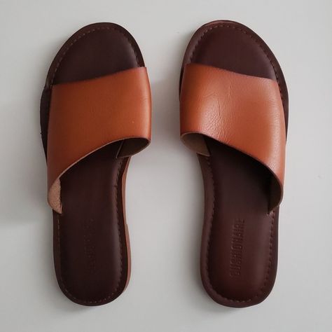 Cushionaire Sandals Cognac Size 8 Soft Vegan Leather Upper Memory Foam Insole Cushionaire Sandals, Brown Fashion, Women's Shoes Sandals, Cognac, Leather Sandals, Memory Foam, Vegan Leather, Shoes Sandals, Slides