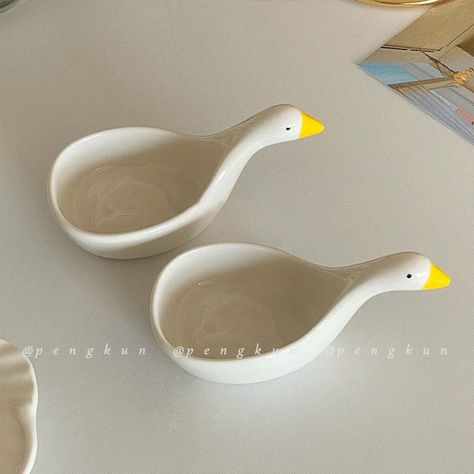 Light Blue Bedroom, Cute Ducks, Clay Plant Pots, Blue Bedroom Walls, Cute Ducklings, Duck Sauce, Cerámica Ideas, Cute Duck, Clay Bowl