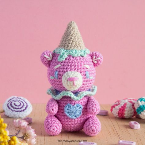 Crochet Gummy Bear, Yarn Creations, Bear Friends, Unique Tools, Easy Crochet Animals, Kawaii Crochet, Fun Crochet Projects, Diy Crochet Projects, Unique Crochet