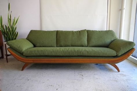 Mid Century Modern Interior Design, Cushion Couch, Small Couch, Wooden Sofa Designs, Green Couch, Mcm Furniture, Furniture Design Chair, Curved Wood, Mid Century Modern Interiors