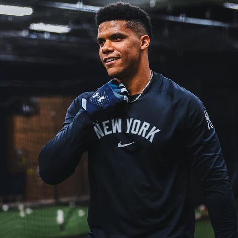 Talkin' Yanks on X: "Just go ahead and make this your screensaver (via @Yankees / IG) https://t.co/7CzN16PyAf" / X Baseball Men, Juan Soto, Cute Nike Shoes, Spring Training, Cute Nikes, Ny Yankees, Go Ahead, New York Yankees, Bronx