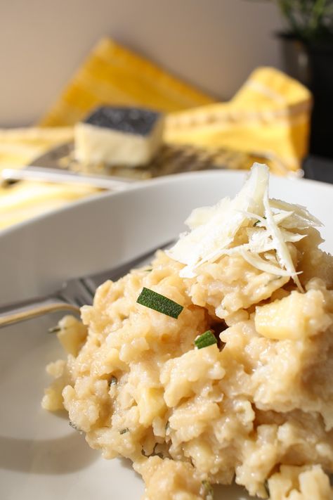 parsnip risotto - sauteéd parsnips are sweet and delicious in this unique risotto. Parsnip Pasta, Parsnip Risotto, Pierogi Recipes, Parsnip Recipes, Balsamic Vinegar Chicken, Pierogi Recipe, Veggie Food, Veggie Side Dishes, Vegetable Seasoning