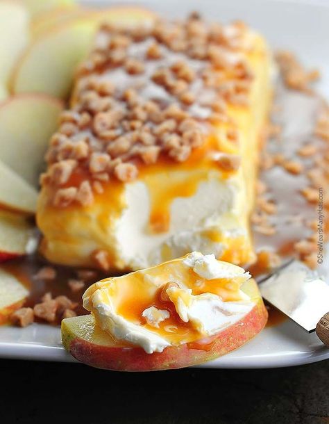 30 Easy Appetizers - Family Fresh Meals Apple Cream Cheese, Caramel Apples Easy, Cream Cheese Spread, Apple Cream, Easy Caramel, Fall Appetizers, Overnight Oat, Dessert Aux Fruits, Yom Kippur