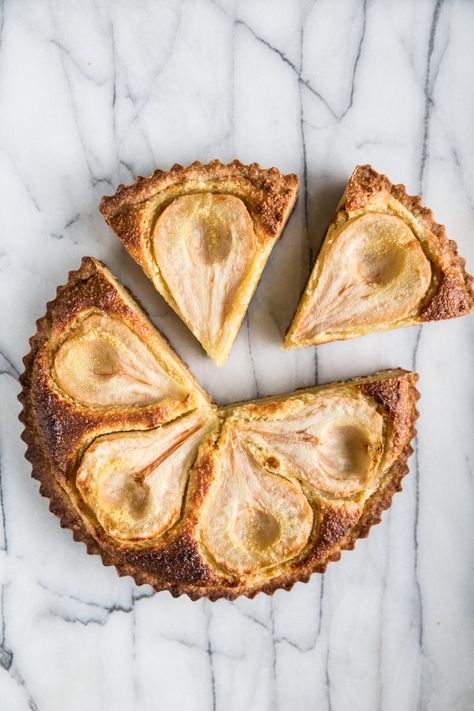 Pear And Almond Tart, Pear Almond, Almond Tart, Pear Tart, Slow Cooker Desserts, Pastry Tart, Sweet Pie, Sweet Tarts, Tart Recipes