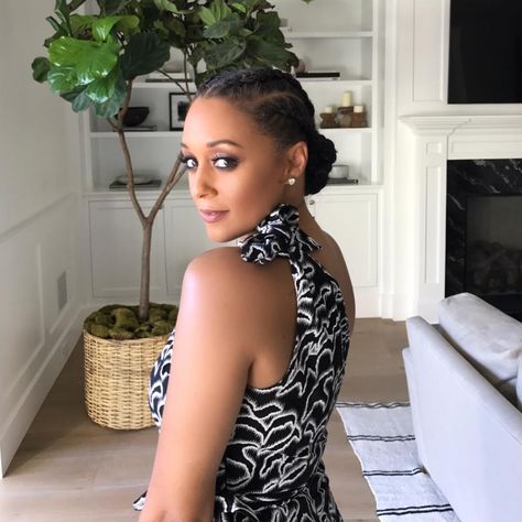 Adult Hairstyles, Tamara Mowry, Tia And Tamera Mowry, Tia And Tamera, Tia Tamera, Halo Braids, Tia Mowry, Tamera Mowry, Disney Channel Original