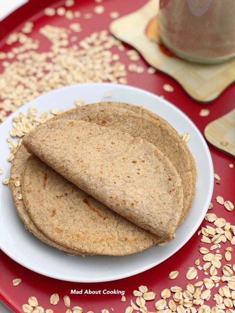 Tuesday Tip | 100% Oats Roti | Healthy Oatmeal Flatbread | Oats Chapati Recipe – Mad About Cooking Oatmeal Flatbread Recipe, Oats Roti Recipe, Oat Flour Flatbread, Oatmeal Flatbread, Oat Flatbread, Healthy Roti, Chapati Bread, Chapati Recipe, Chapati Recipes