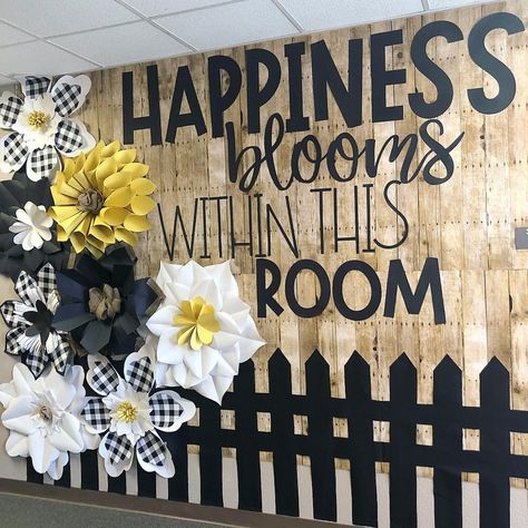 We have a NEW FAVORITE 😆 This pretty little number decorates the outside of our old school’s volunteer/parent work room! The administration… Baby Room Nursery School, Ideas For Baby Room, Bee Themed Classroom, Bee Classroom, Infant Classroom, Preschool Bulletin, School Doors, Classroom Board, Parenting Plan