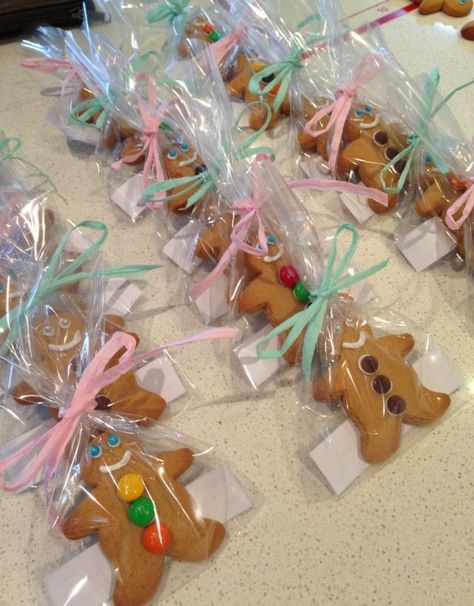 Christmas Lolly Bags, School Fair Stalls, Charity Stall Ideas, Christmas Stalls Ideas, Christmas Fundraiser Ideas Make And Sell, Baking Stall Ideas, Sweet Stall Ideas, School Christmas Fair Stall Ideas, Christmas School Fair Ideas