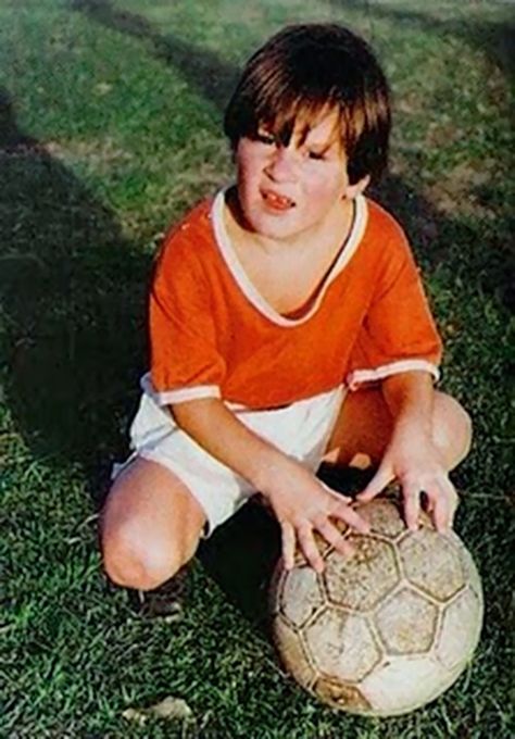 Best Photos of Lionel Messi Messi Childhood, Soccer City Stadium, Young Messi, Vincent Kompany, Ronaldo Cristiano, Lionel Andrés Messi, Leonel Messi, Juventus Fc, Champions League Final