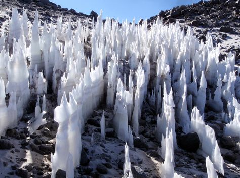 Lava Planet, Ice Spikes, Unique Landscapes, Bloodborne Art, Andes Mountains, America Latina, High Altitude, Concept Art Drawing, Sacred Places