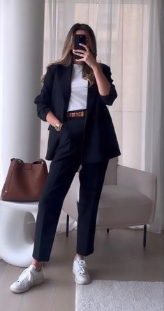 Work Outfits Frauen, Smart Casual Women Outfits, Stile Hijab, Smart Casual Women, Casual Work Outfits Women, Business Outfits Women, Stylish Work Attire, Business Casual Outfits For Work, Casual Day Outfits