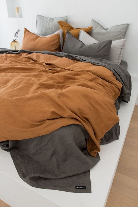 Bedroom Linens Bedding Color Schemes, Bed Linen Styling Color Schemes, Grey And Terracotta Bedroom, Terracotta Bedding Styling, Grey And Rust Bedroom Ideas, Bedding Color Ideas, Bed Linen Styling, Terracotta Bedroom, Bed Linen Ideas