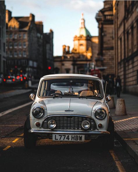 Edinburgh , Scotland Old Mini Cooper, Mini Cooper Clubman, Mini Copper, Mini Cooper Classic, Picsart Background, Black Background Images, Dslr Background Images, Mini Countryman, Mini Cooper S