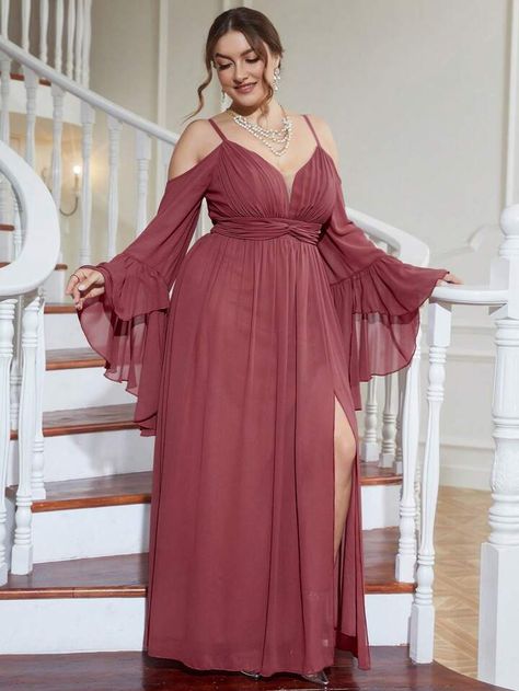 Plus Bridesmaid Dresses, Trendy Plus Size Fashion, Bridesmaid Dresses Online, Extra Long Sleeves, Flounce Sleeve, Inspiration Mode, Chiffon Dress, Dress P, Bridesmaid Dress