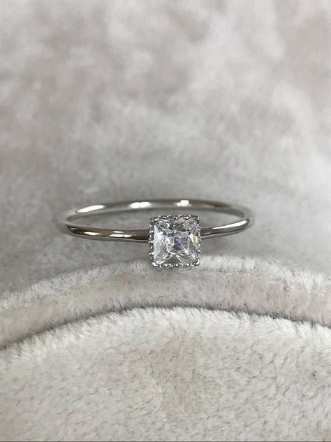 Engagement Ring Christmas, Cute Promise Rings, Promise Rings Simple, Birthstone Ring Mothers, Mothers Day Rings, Gold Promise Ring, Sterling Silver Promise Rings, Gold Promise Rings, Simple Engagement Rings