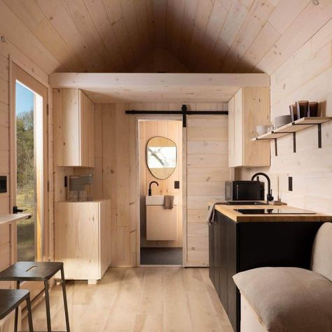 Campervan Design, Tiny Home Ideas, Hut Ideas, Tiny House Bathroom Ideas, Living With Less, Off Grid Tiny House, Plywood Interior, Tiny House Loft, Tiny House Layout