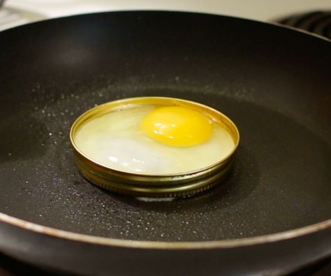 In this instructable, I will show you how to cook an egg using a Mason Jar Lid Ring or Band. This cool little mason jar food hack is great for getting a nice round... Make Ahead Egg Mcmuffin Recipe, How To Make Round Eggs For Sandwiches, Round Eggs For Sandwich, Egg Patties For Sandwiches, Scrambled Egg Patties, Mason Jar Eggs, Egg Patty, Egg Patties, Mason Jar Food