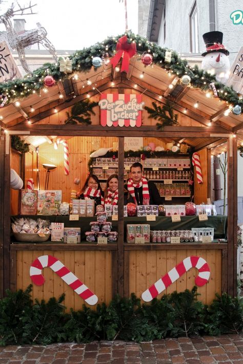 🤩TADAA 🤩, dürfen wir vorstellen: Unser erster Weihnachtsmarktstand in Bad Wimpfen. 🎄🌟 Bunte Deko = check 🎀 Süßigkeiten = check 🍭 Glückliche Menschen = check 😍 Christmas Market Ideas Display, Outdoor Christmas Market, Christmas Booth Ideas, Xmas Market, Christmas Market Booth, Christmas Market Ideas, Christmas Market Stall, Christmas Toy Shop, Christmas In Germany