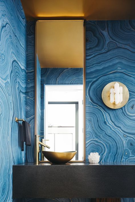 powder room ideas Modern Powder Rooms, Modern Powder Room, Blue Ceilings, Design Café, Art Deco Bathroom, Powder Room Design, Trendy Bathroom, Design Del Prodotto, Bath Room