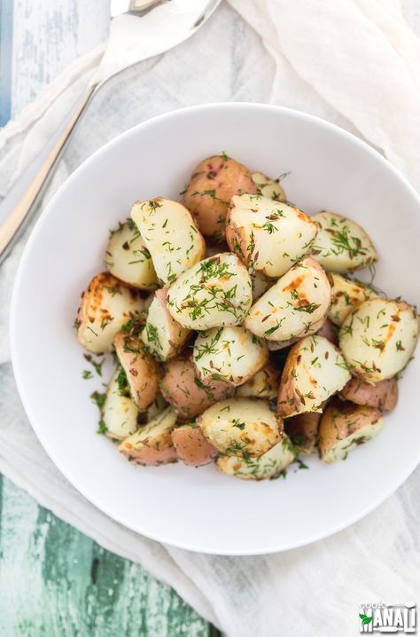 Red Potatoes with Dill, Garlic & Cumin. Easy side dish! [Vegan] Find the recipe on www.cookwithmanali.com Potatoes With Dill, Red Potato Recipes, Easy Side Dish, Breakfast Potatoes, Paneer Recipes, Potato Side Dishes, Roast Recipes, Thanksgiving Side Dishes, Red Potatoes