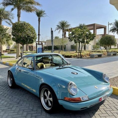 Inside The Car Aesthetic, Blue Porsche, Cars Decorations, Singer Vehicle Design, Aesthetic Cars, Design Club, Inside The Car, Car Organization, Aesthetic Car