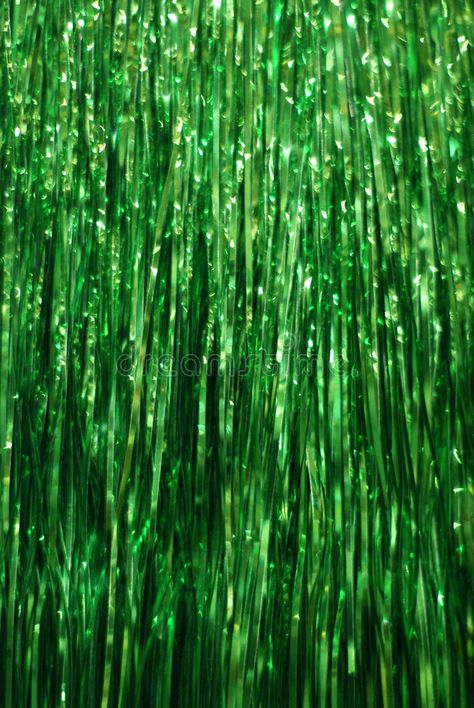 Tinsel Wallpaper, Green Light Party Aesthetic, Green Bday Decorations, Tinsel Wall Photo Backdrops, Layered Tinsel Backdrop, Silver Tinsel Backdrop, Neon Party Decorations, Glitter Curtains, Green Tinsel