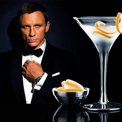 Eat, drink and make merry!: Make a martini at home Vesper Martini Recipe, Vesper Martini, Perfect Martini, George Burns, Vodka Cocktails Recipes, Dry Martini, Martini Recipe, Vodka Martini, Good Cigars